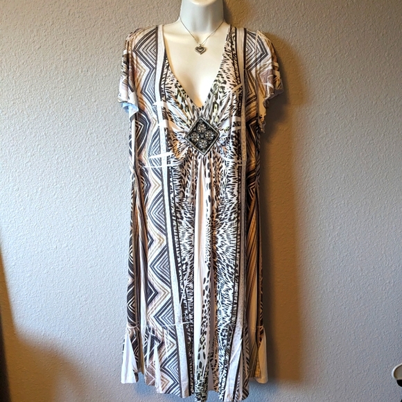 Shift Dress in Black Cream Rhinestone Applique Flutter Sleeves 1X - Picture 12 of 12